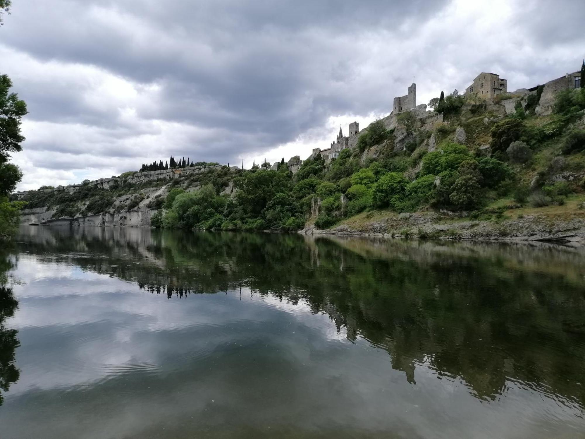 Superbe Appartement Dans Residence Avec Piscine Saint-Martin-dʼArdèche Kültér fotó